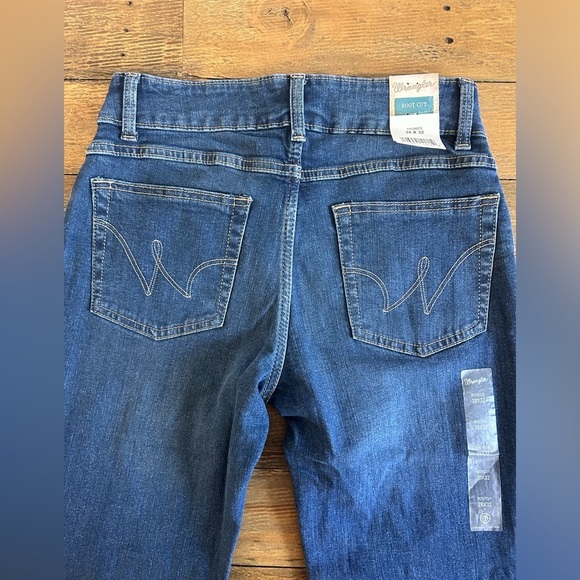 WRANGLER Women’s Boot Cut Jeans Western Mid Rise Stretch Blue Wash 28X32 - Picture 14 of 17